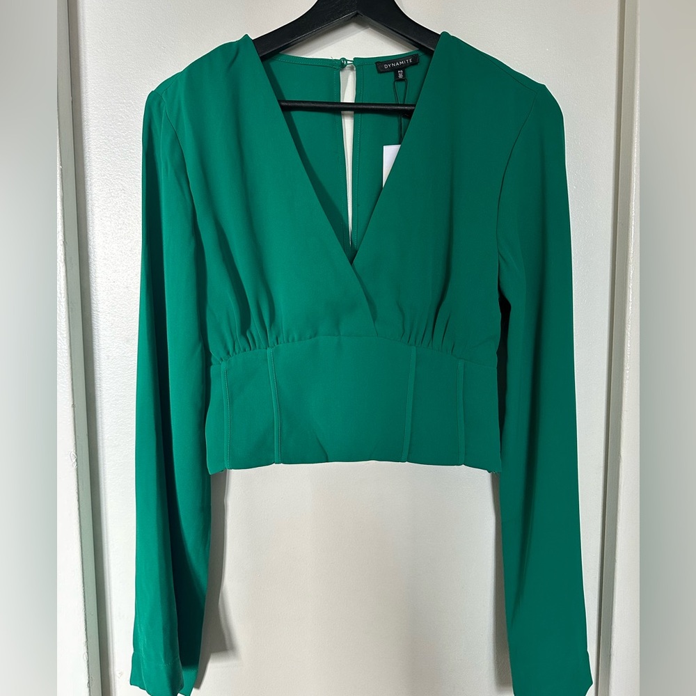 Dynamite Green V-Neck Cropped Long Sleeve Top